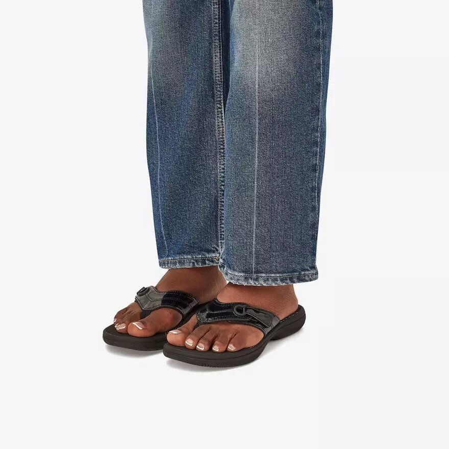 Women’s Breeze Reyna Black Patent Cloudsteppers™ Flip Flops Women’s Breeze Reyna Black Patent Cloudsteppers™ Flip Flops