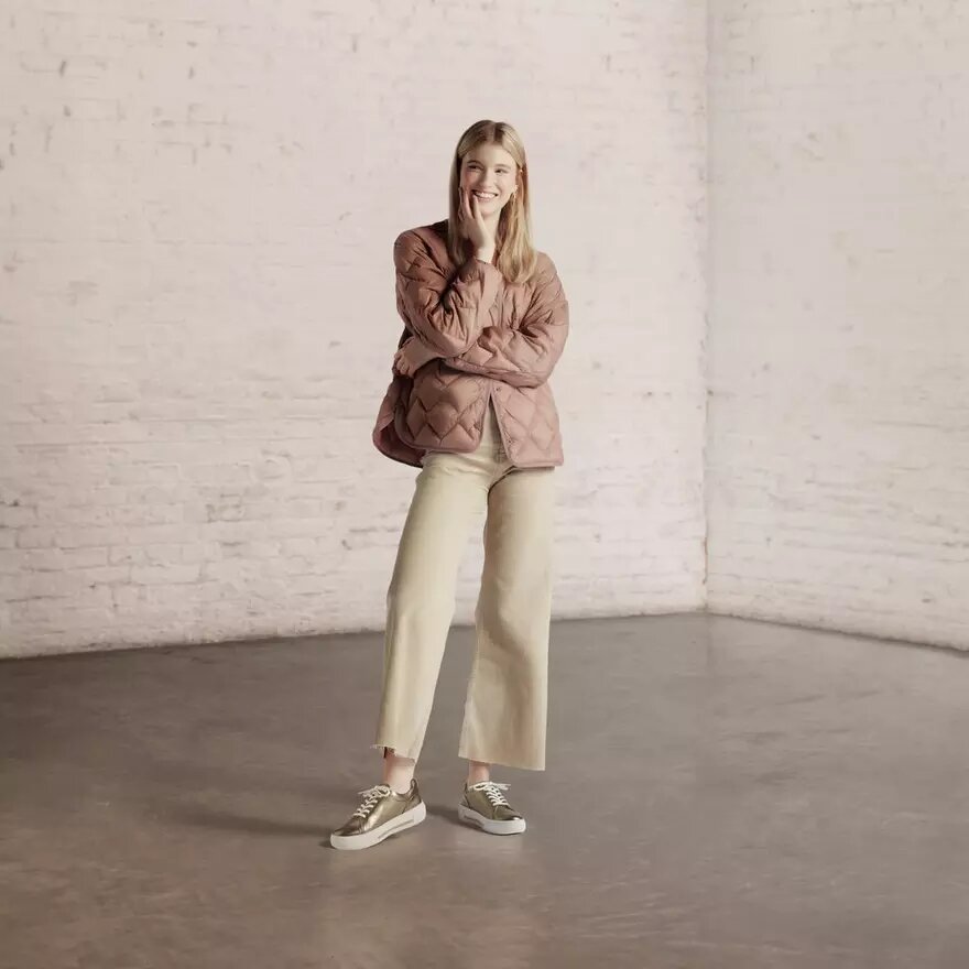 Womens Hollyhock Walk Metallic Sneakers Womens Hollyhock Walk Metallic Sneakers