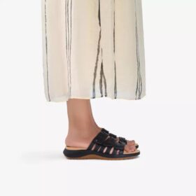 Womens Maelynn Abby Black Leather Flat Sandals